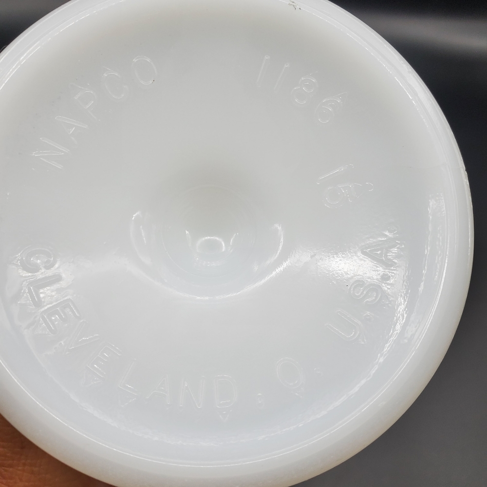 McKee Milk Glass Footed Bowl Toltec Pattern Cottagecore White Three Toed Dish 7" - Picture 8 of 9
